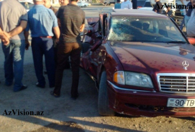 “Kamaz” “Mercedes”i vurdu, sürücü qaçdı - FOTO